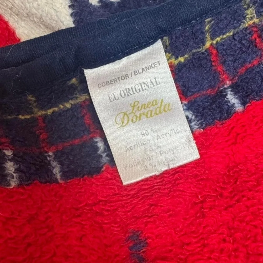 San Marcos Linea Dorada‎ Vintage Scottie dog throw blanket Size: 40 x 42 inches